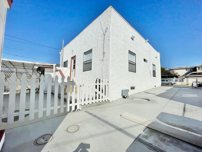 Building Photo - 712 S 37th St