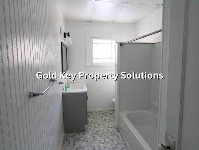 Building Photo - 631 High St