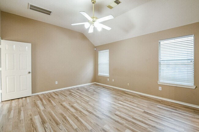 Building Photo - 5104 Big Spring Dr