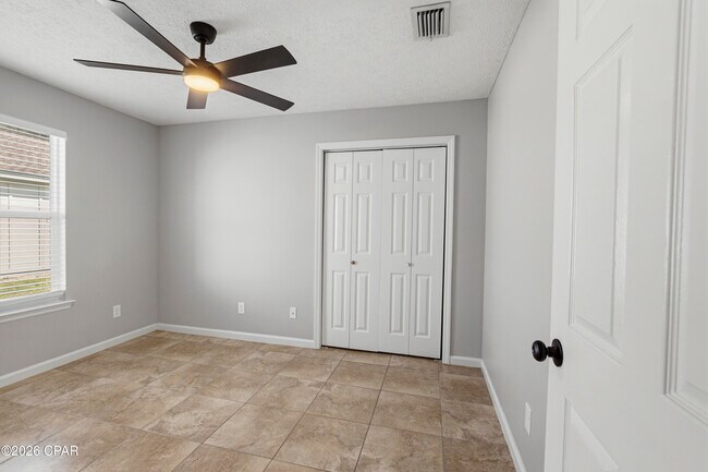 Building Photo - 8418 N Lagoon Dr