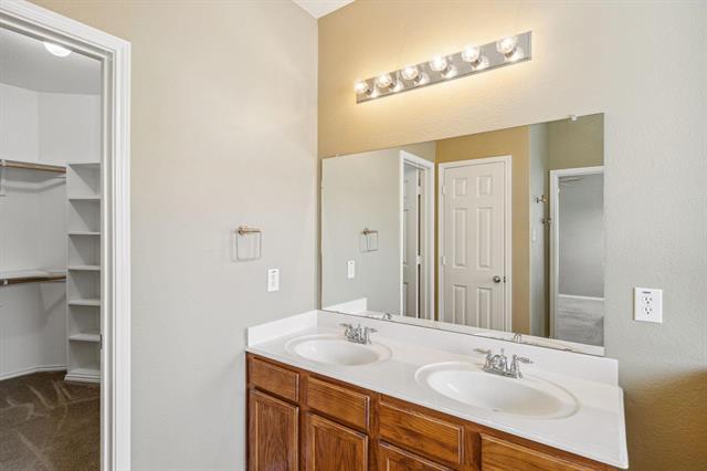 Building Photo - 232 Creekview Dr