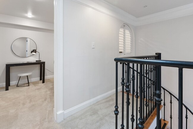 Building Photo - Stunning 2-Story Loft in the Heart of Downtown