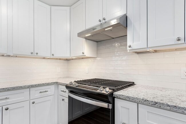 Building Photo - 10218 Moorberry Ln