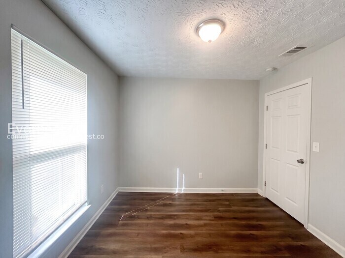 Building Photo - 2132 Briar Glen Ln SW