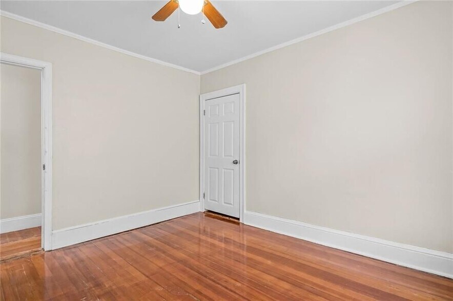 Building Photo - 123 Radcliffe Ave