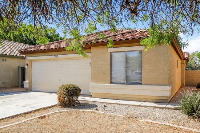 Building Photo - 11017 W Wilshire Dr