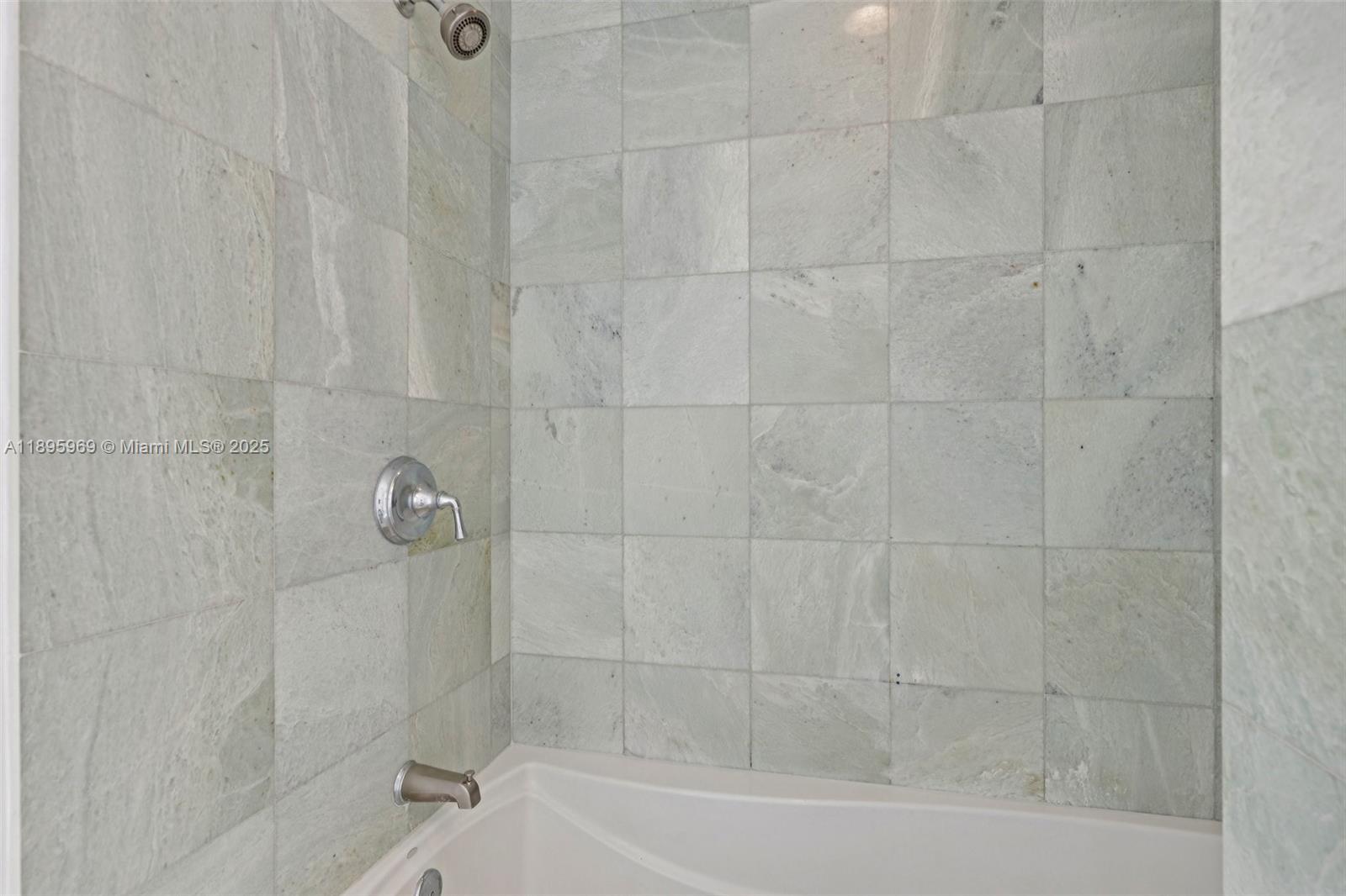 Building Photo - 1060 Brickell Ave