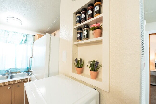 Building Photo - 1 Bedroom/Bath with Included Movie Room - Fully Furnished