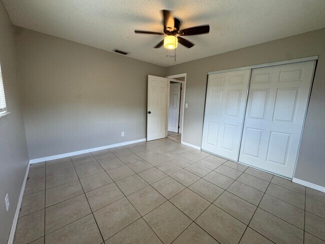 Building Photo - 3594 Almar Rd
