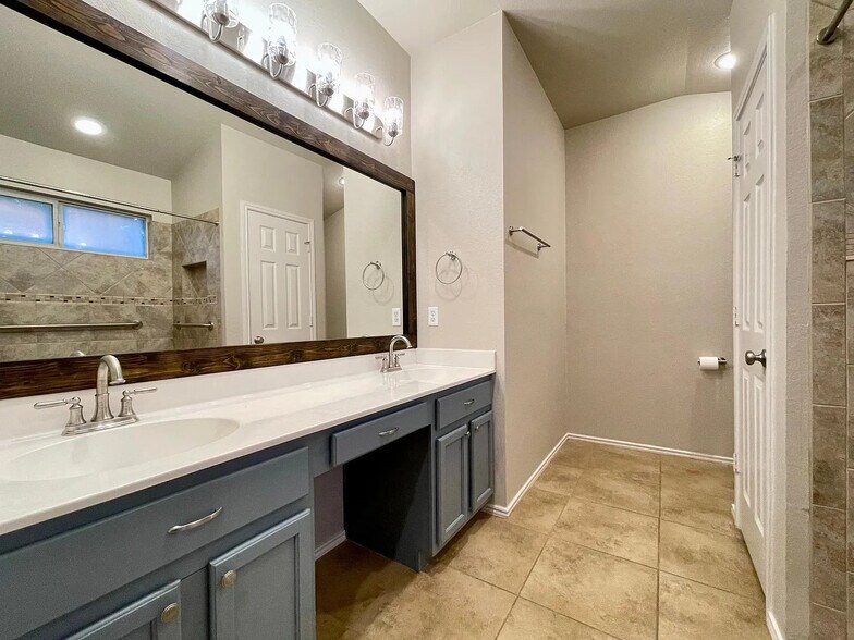 Building Photo - 3468 Flowstone Ln