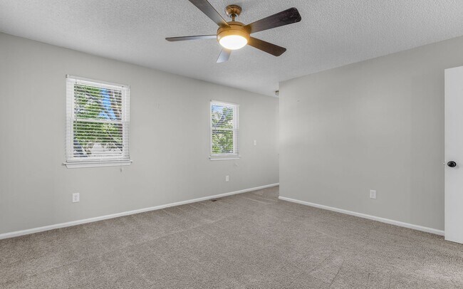 Building Photo - 4957 Aquarius Ct