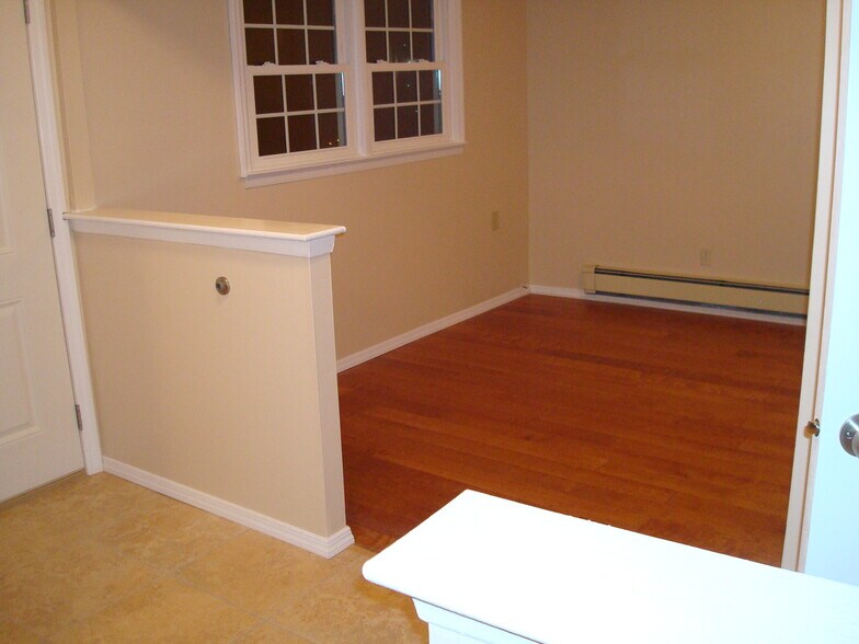 Building Photo - 144 Bridgetown St