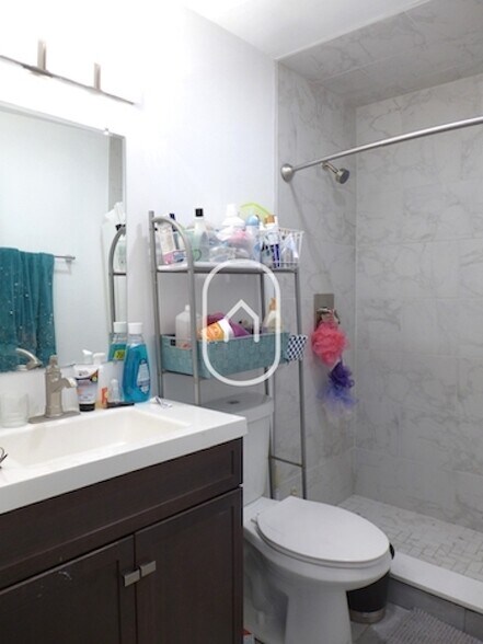 Building Photo - 31 Cunard St