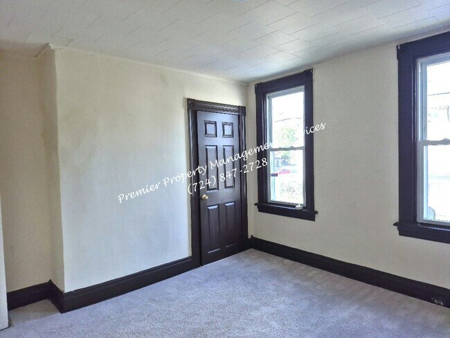Building Photo - 1708 5th Ave