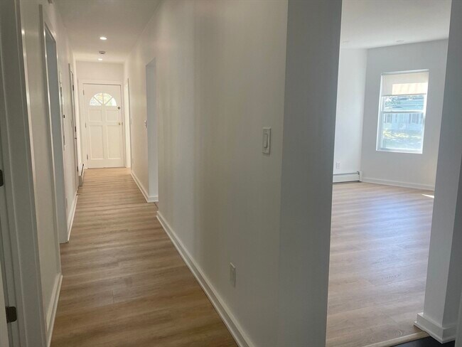 Building Photo - 27 Vernon St