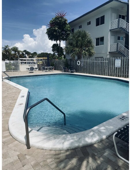 Building Photo - 13155 Ixora Ct