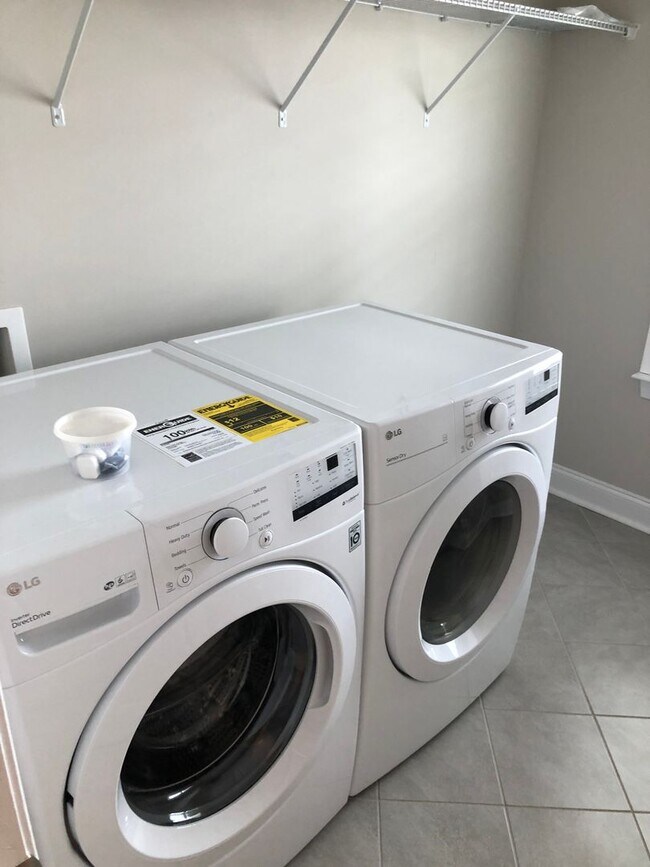 Building Photo - Beautiful like new home with full finished basement