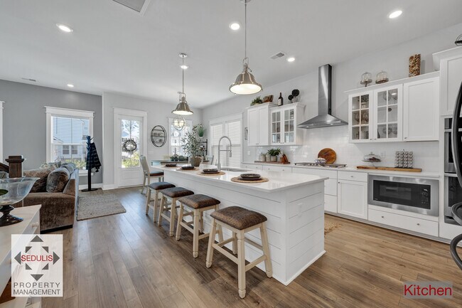 Building Photo - 1754 Sandybrook Dr