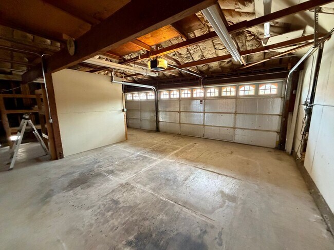 Building Photo - 2863 Sapphire Ave
