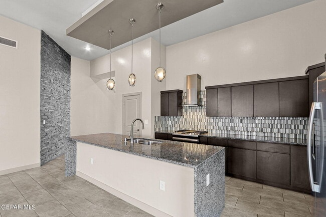 Building Photo - 12365 Desert Dove Ave