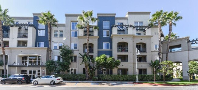 Building Photo - 1480 Scholarship-