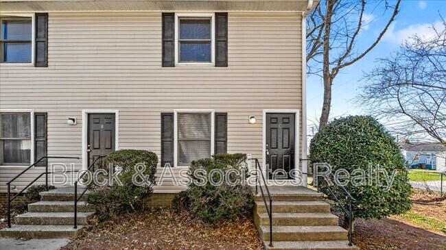 Building Photo - 1626 Spring Garden St