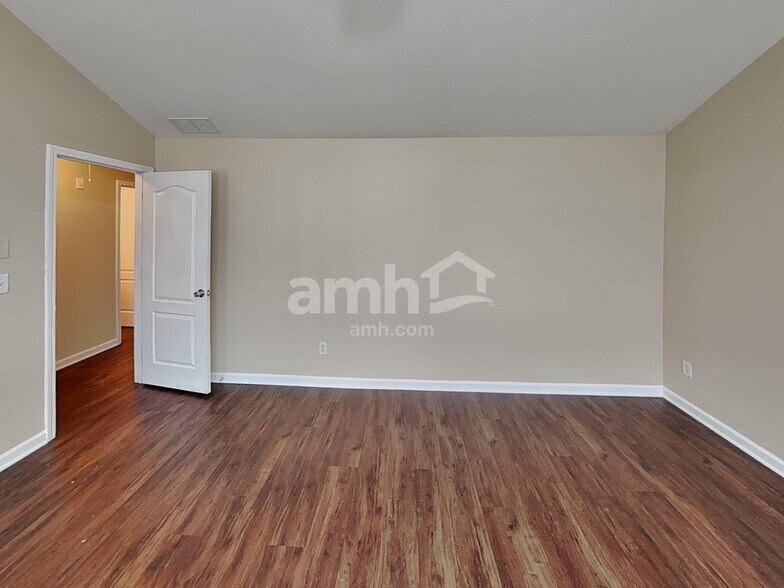 Building Photo - 6903 Grand Hickory Dr