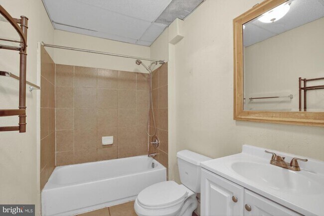 Building Photo - 4034 Baring St