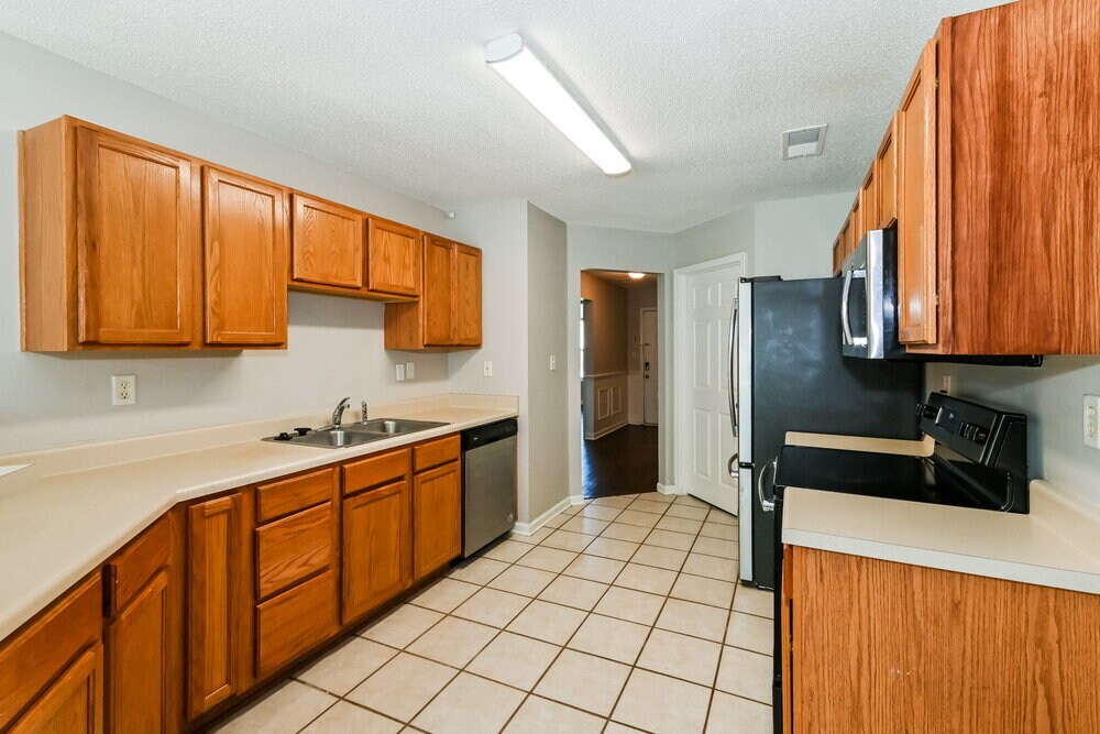 Building Photo - 1574 Far Dr
