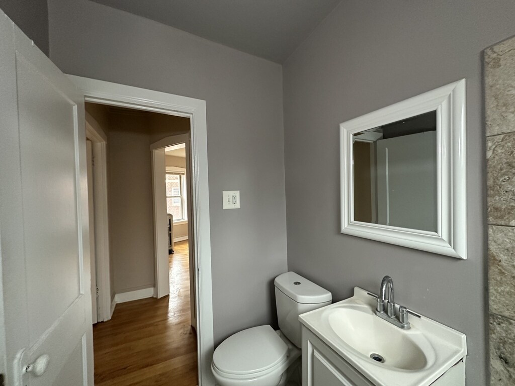 Building Photo - 4027 W Melrose St