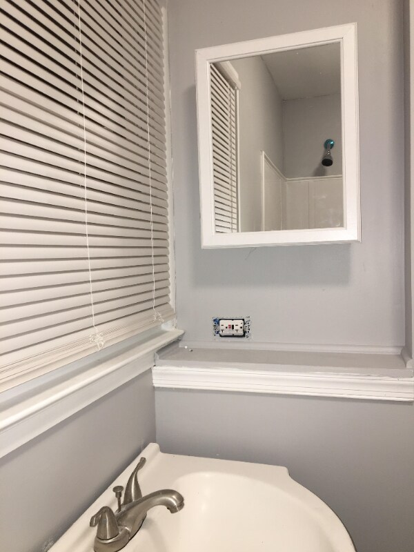 Building Photo - 10 Williams Dr