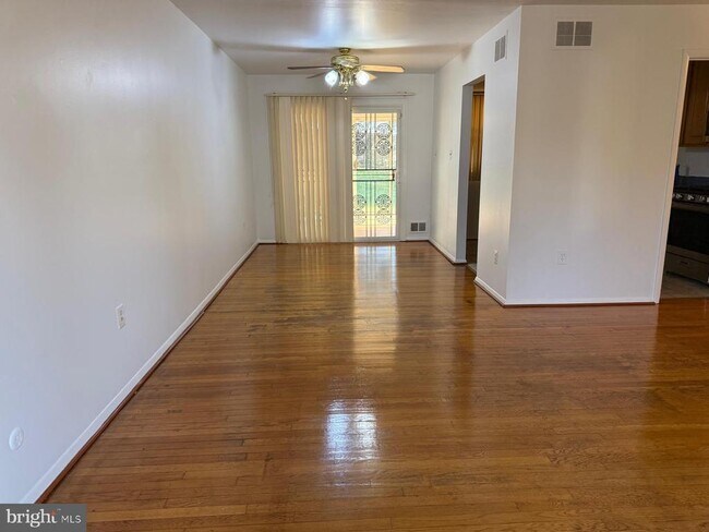 Building Photo - 4402 Sellman Rd