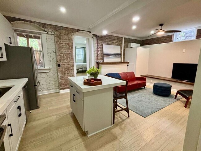 Building Photo - 685 Argonne Ave NE