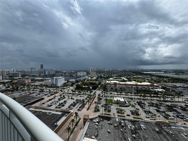 Building Photo - 1755 E Hallandale Beach Blvd