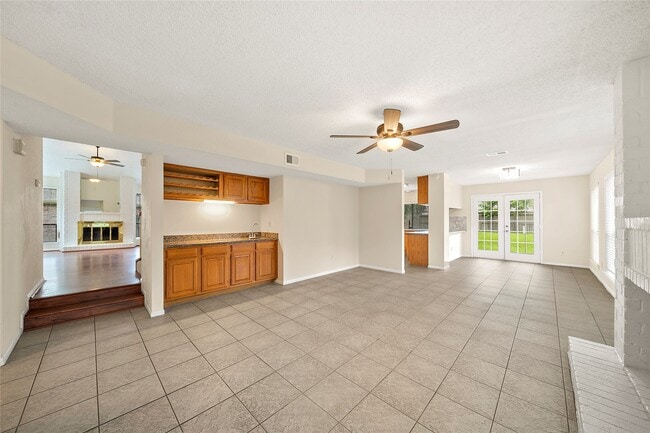 Building Photo - 2206 Greencove Ln
