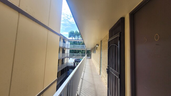 Building Photo - Newly Upgraded Spacious 1 Bedroom Apartment in the Ridgecrest Complex.