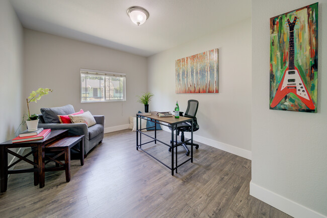Building Photo - 6 Monte Vista Ct