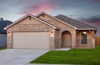 Building Photo - Stunning 3-Bedroom Home with Modern Finishes