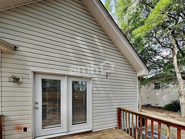 Building Photo - 3 Anson Ct