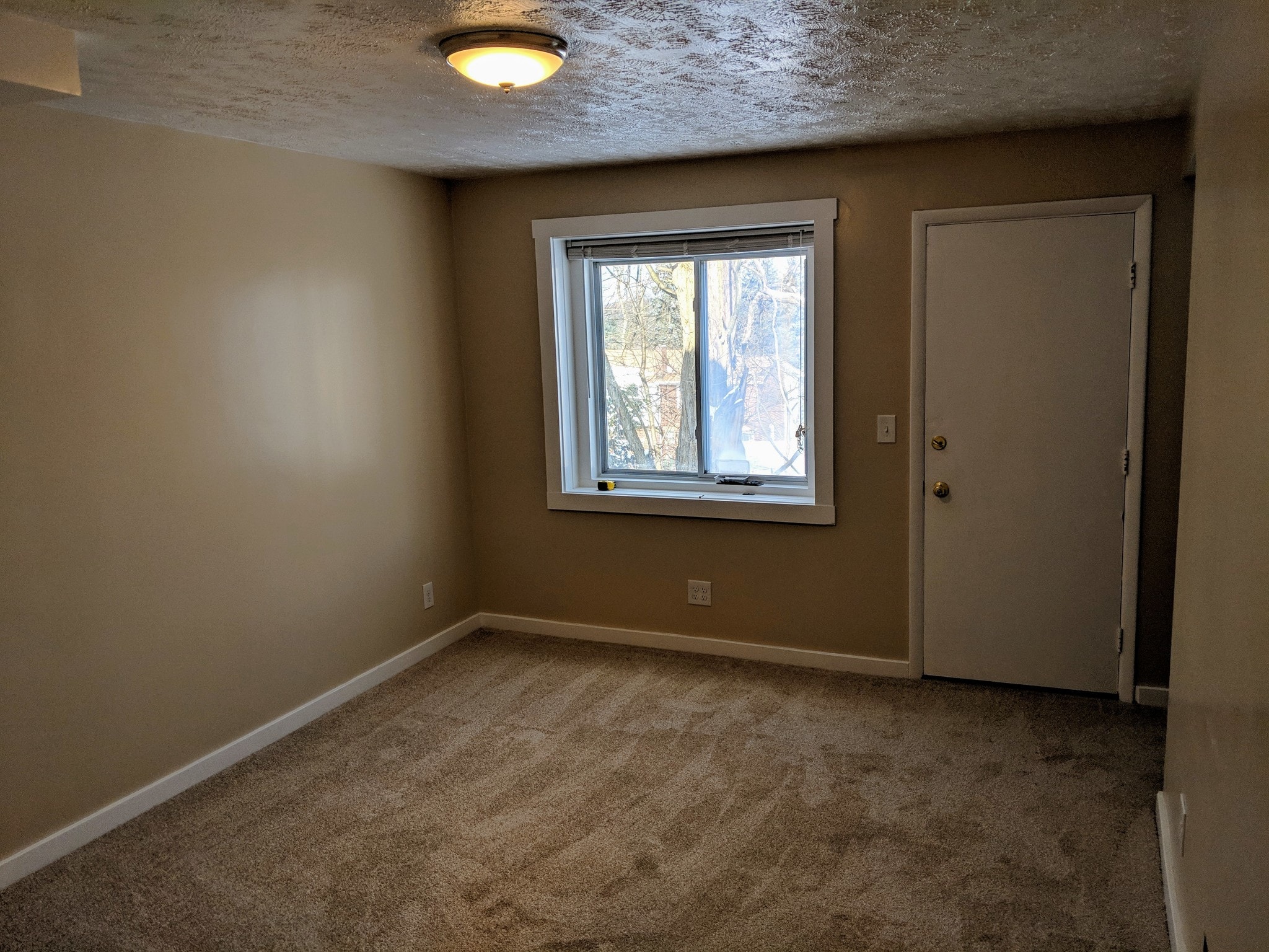 Building Photo - 186 Juniper Dr