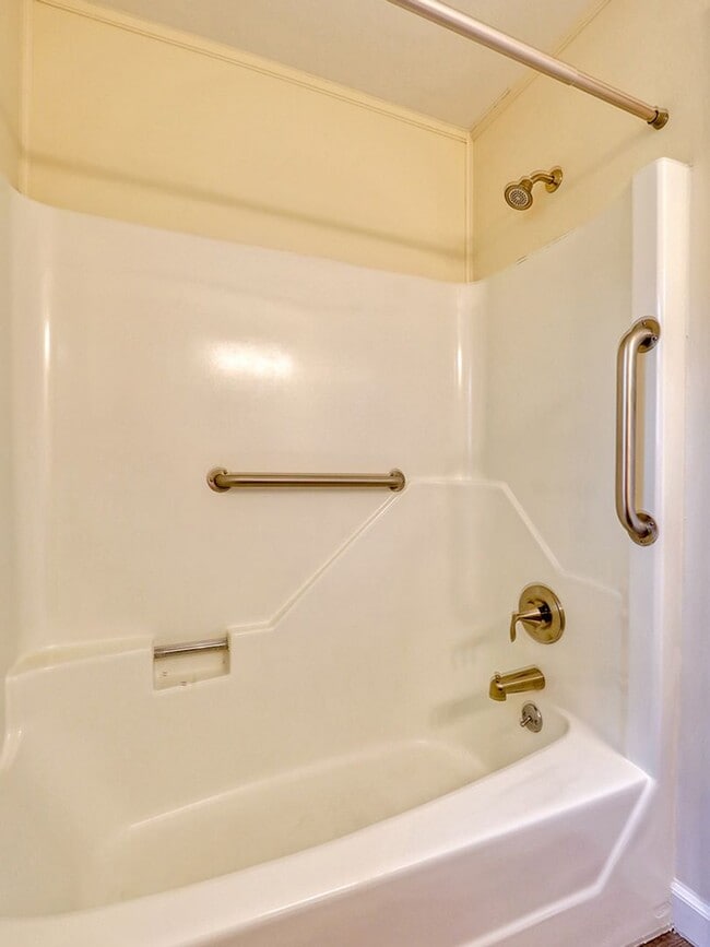 Building Photo - Waterfront Living in Historic Milton! 3-be...