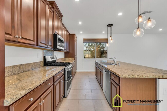 Building Photo - Vineyard Creek-Former Model Home