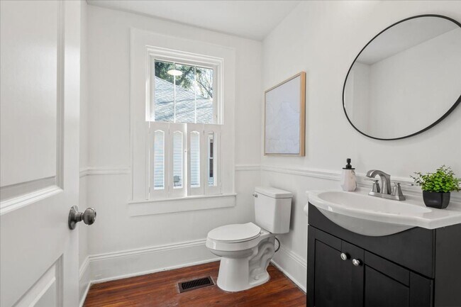 Building Photo - There is a Wow Factor in this Fully Renova...