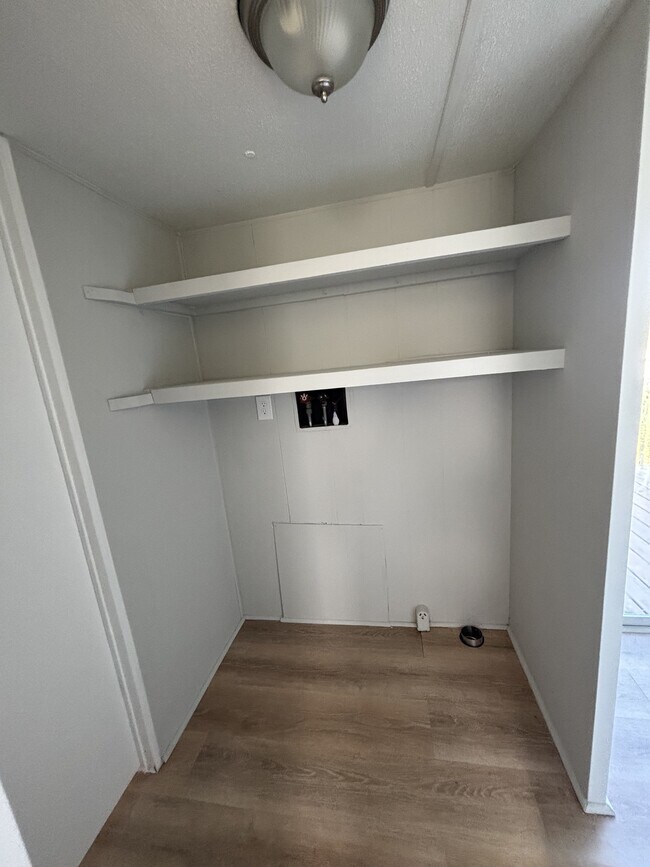 Building Photo - 53 Cushion Pl