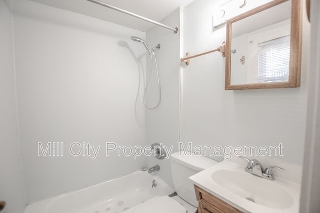 Building Photo - 126 Harrison St