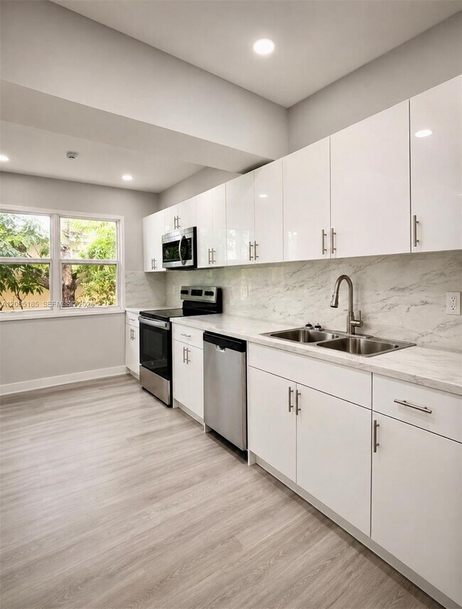 Building Photo - 3540 NW 38th Terrace