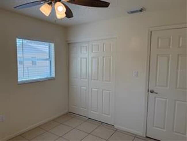 Building Photo - Leesburg Duplex