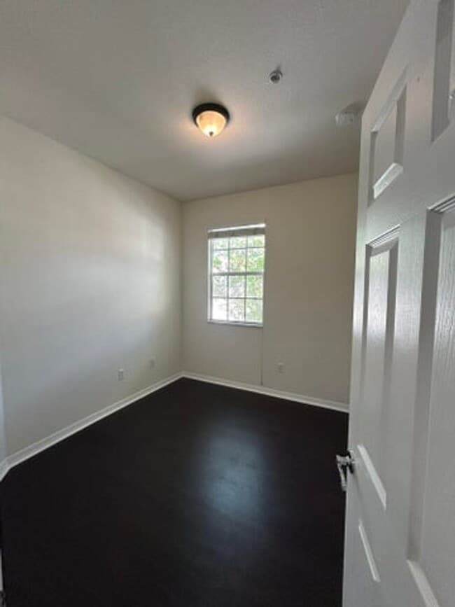 Building Photo - 9080 Preston Pl