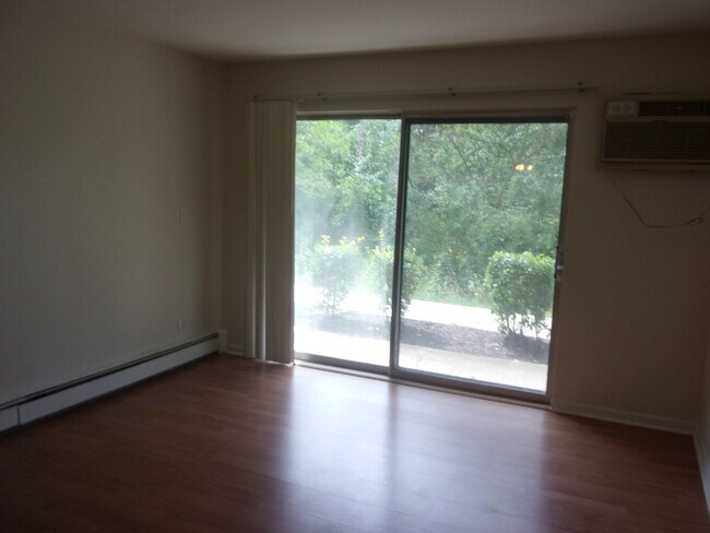 Building Photo - 9S060 Lake Dr