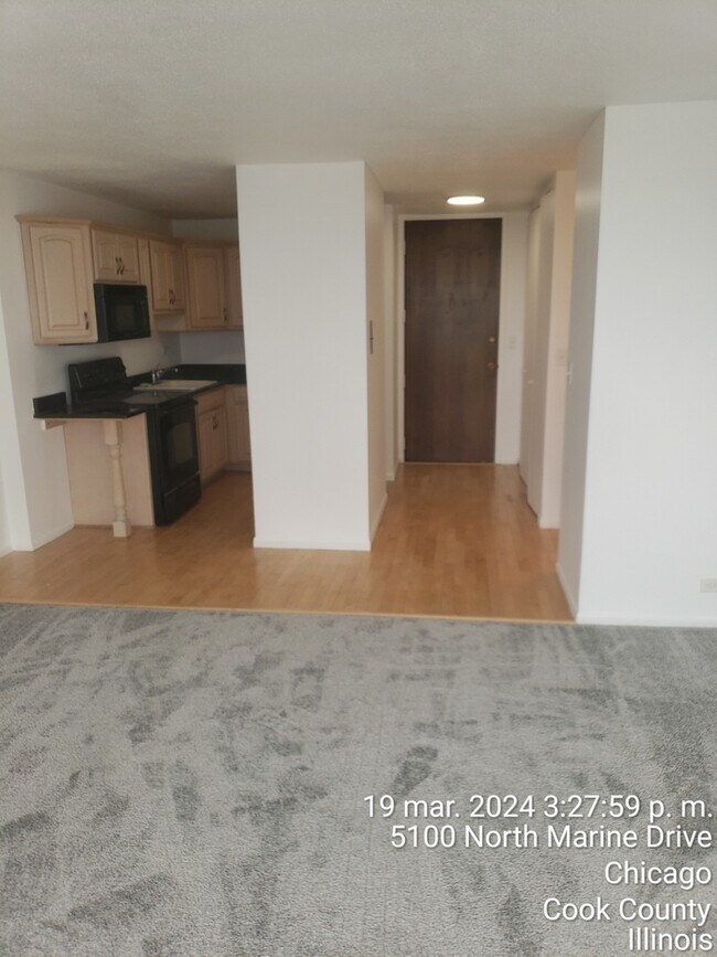 Building Photo - 5100 N Marine Dr
